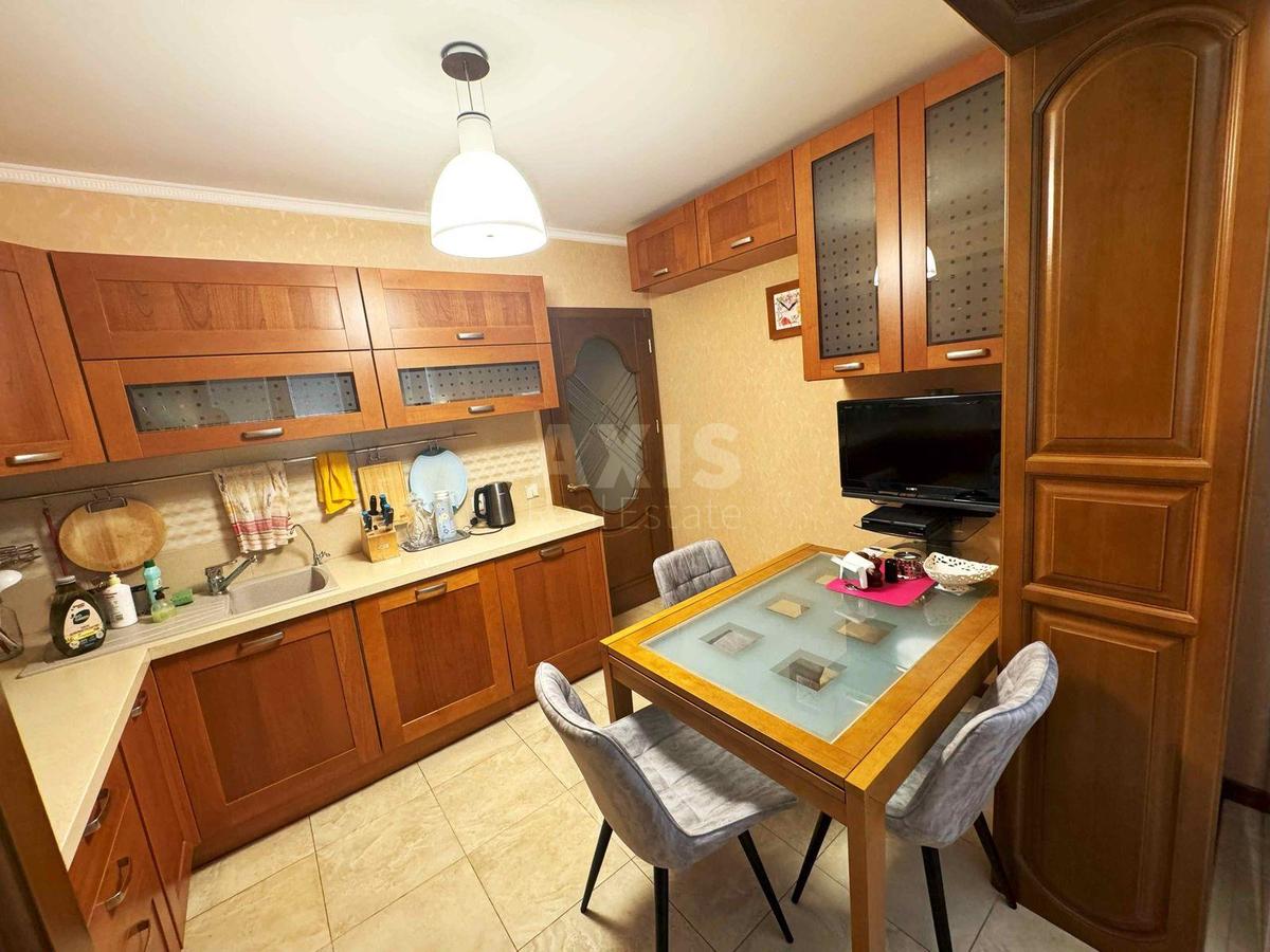 3k apartment vul. Bal'zaka Onore de 8613