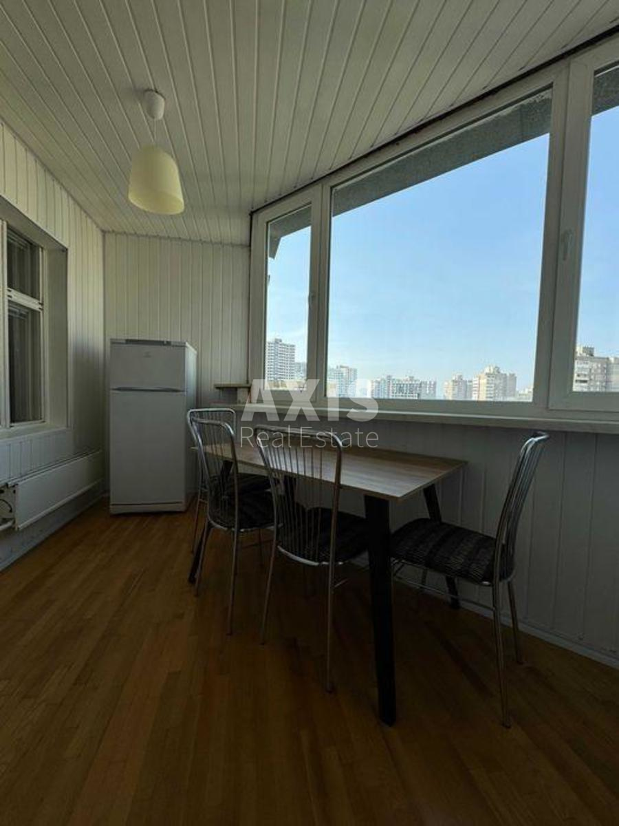 3k apartment vul. Bal'zaka Onore de 557