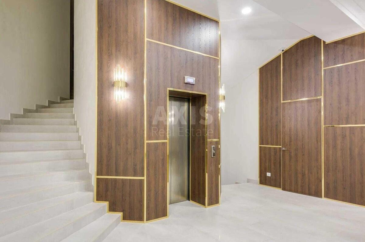 Офис ул. Хмельницкого Богдана 63А, 300м23