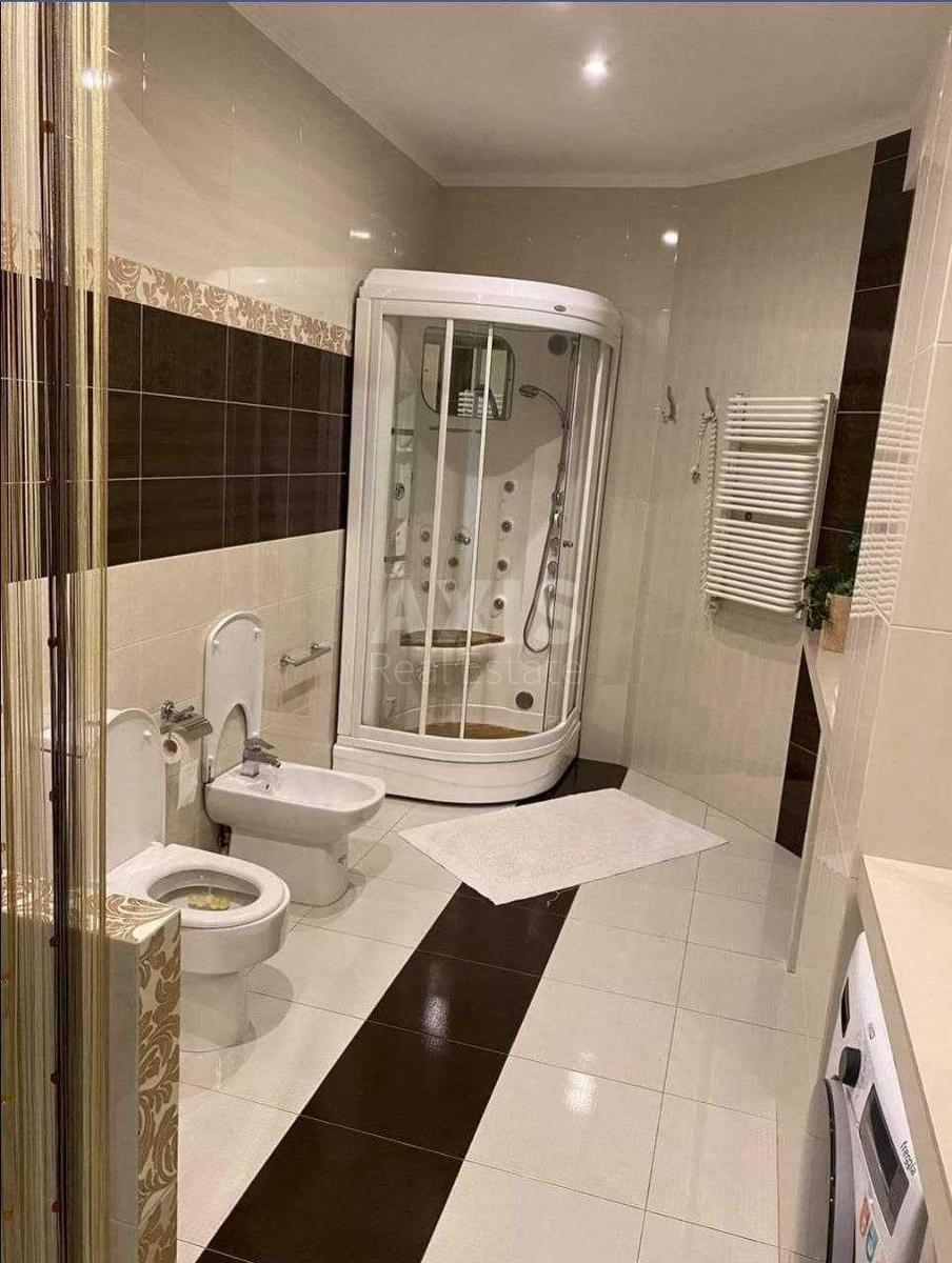 4k apartment vul. Zvirynec'ka 594