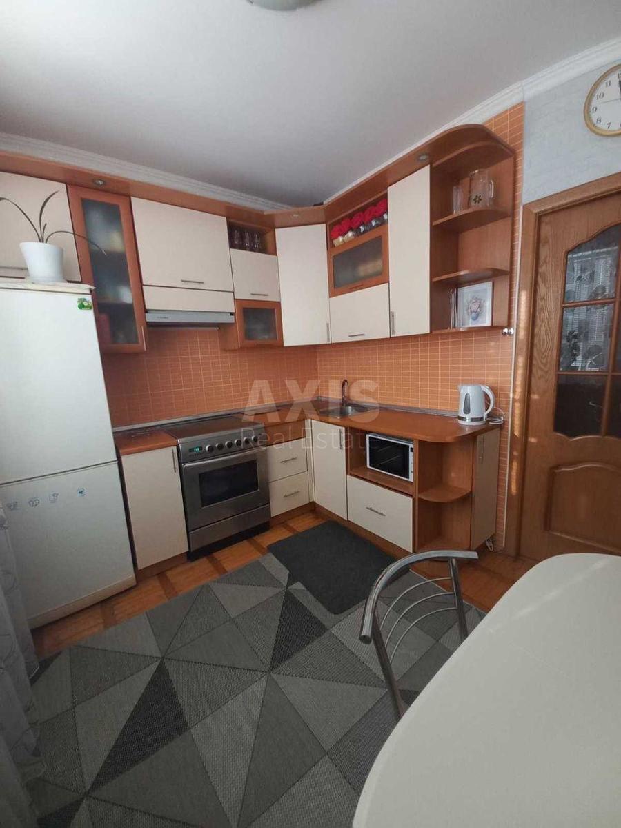 2k apartment vul. Raduns'ka 42/105