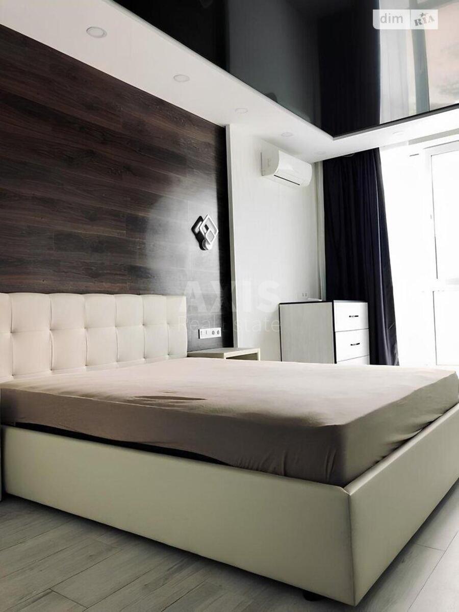 1k apartment vul. Central'na 19