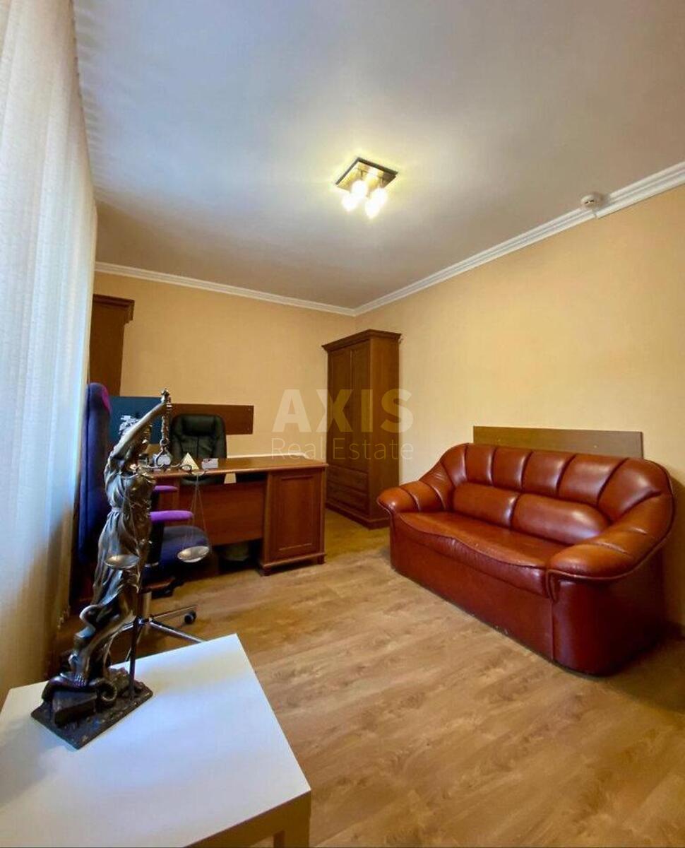 Office vul. Gusovs'kogo 4, 43m23
