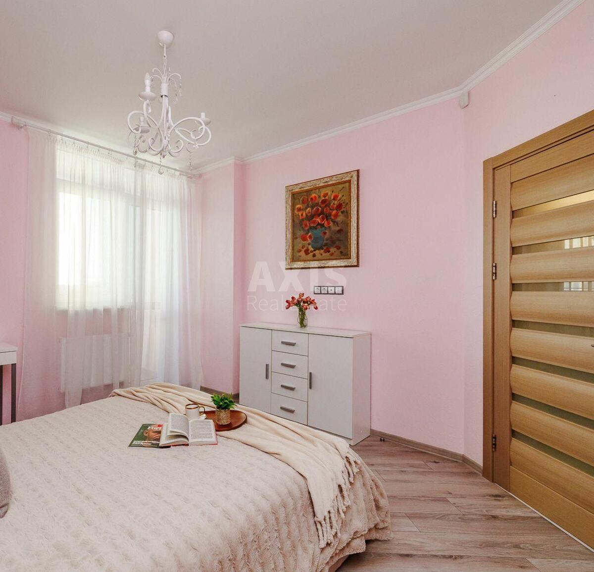3k apartment vul. Voskresens'ka 16Б2