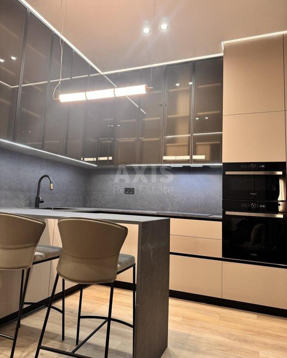 1k apartment vul. Dragomyrova Myhajla 14А4
