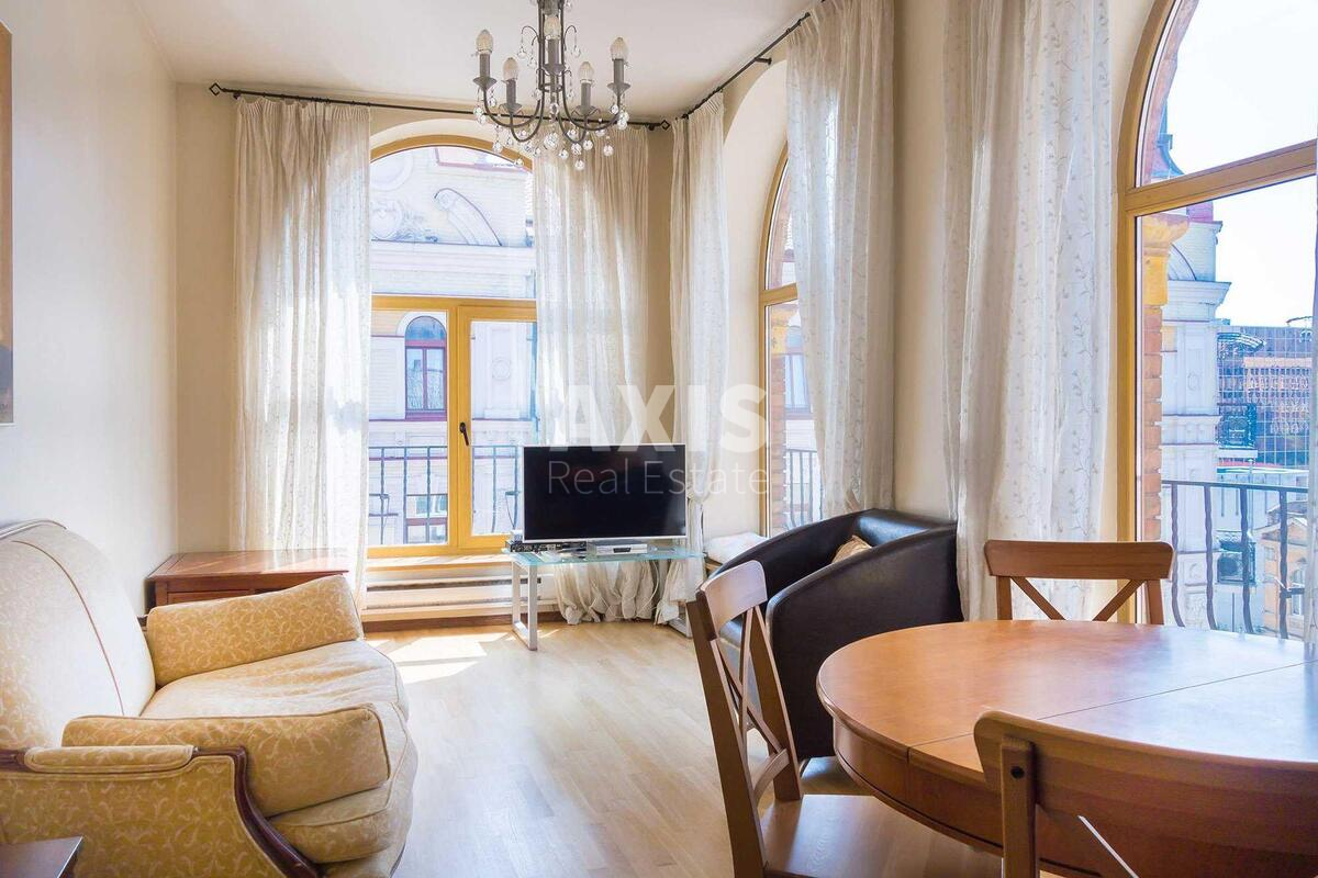 4k apartment vul. Parkovo-Syrec'ka 4В