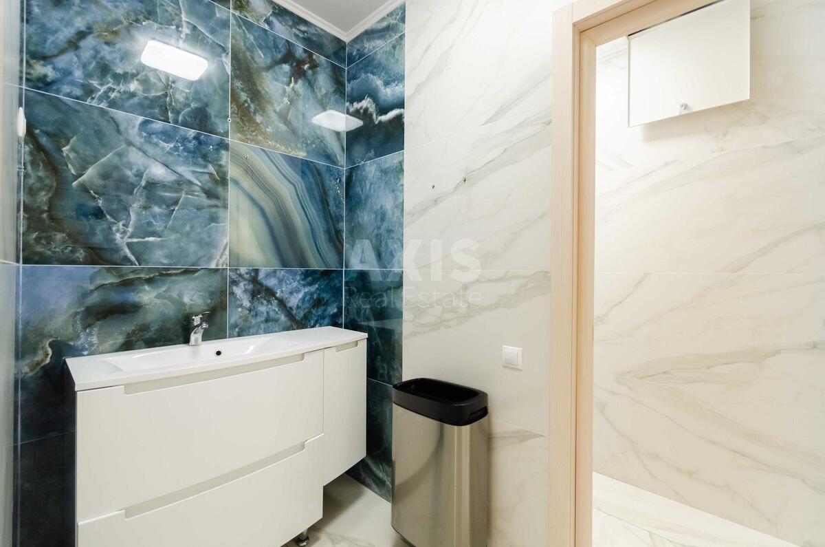 Office bul. Druzhby Narodiv 38, 600m2574155
