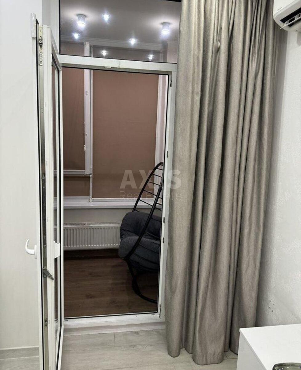 1k apartment vul. Saljutna 2Б5