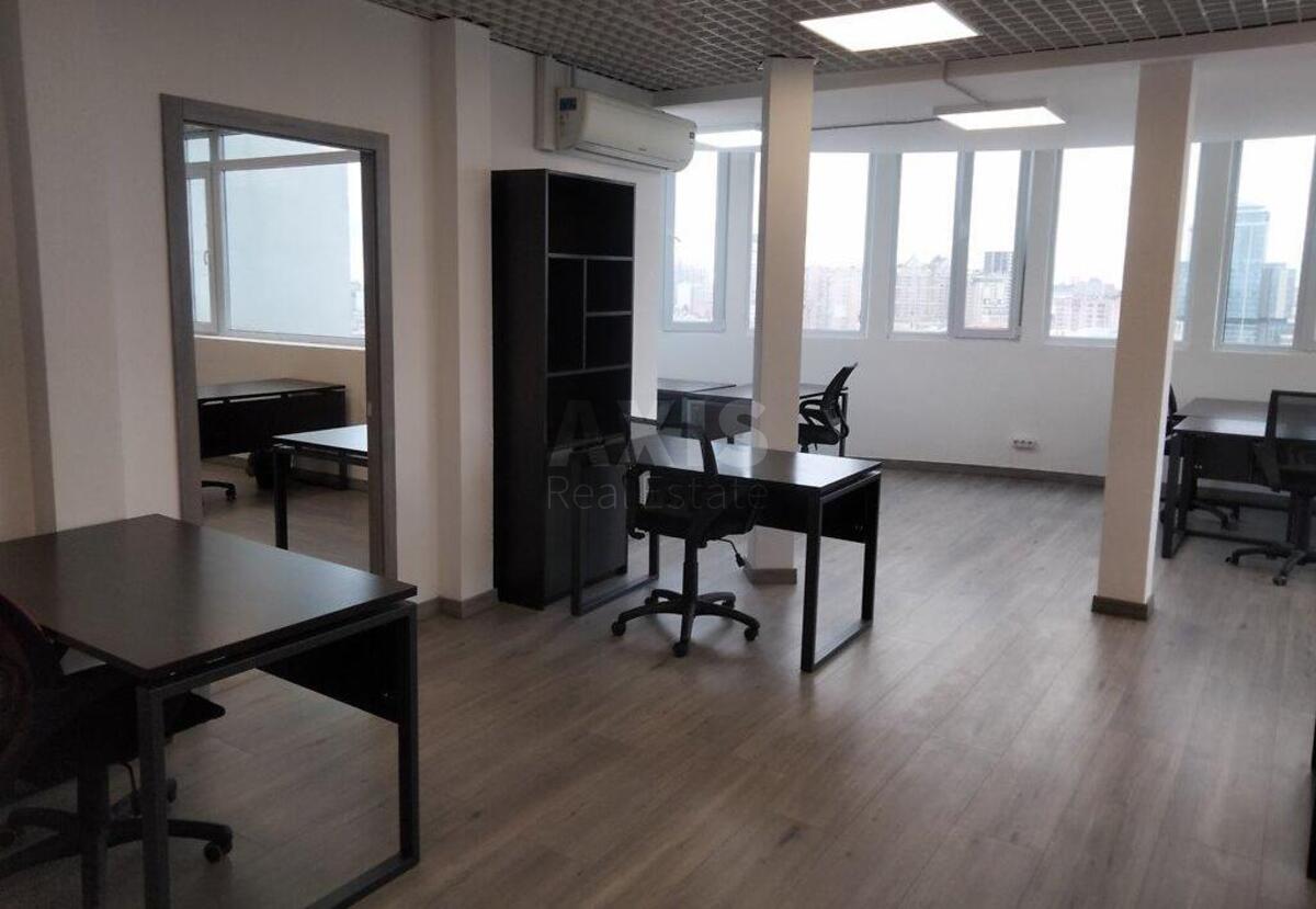 Office vul. Saksagans'kogo 121, 109m23