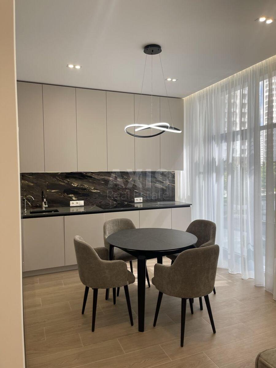 3k apartment vul. Dragomyrova Myhajla 181
