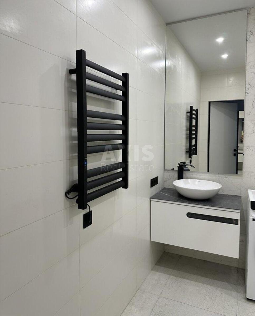 1k apartment nab. Dniprovs'ka 184