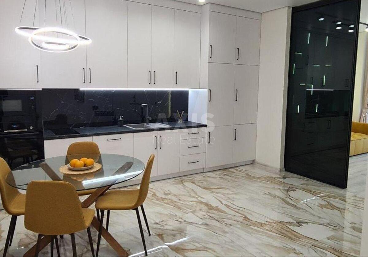 2k apartment vul. Dragomyrova Myhajla 14А