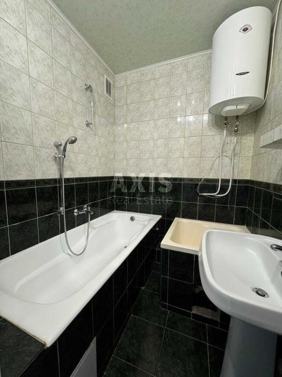 3k apartment vul. Bal'zaka Onore de 558
