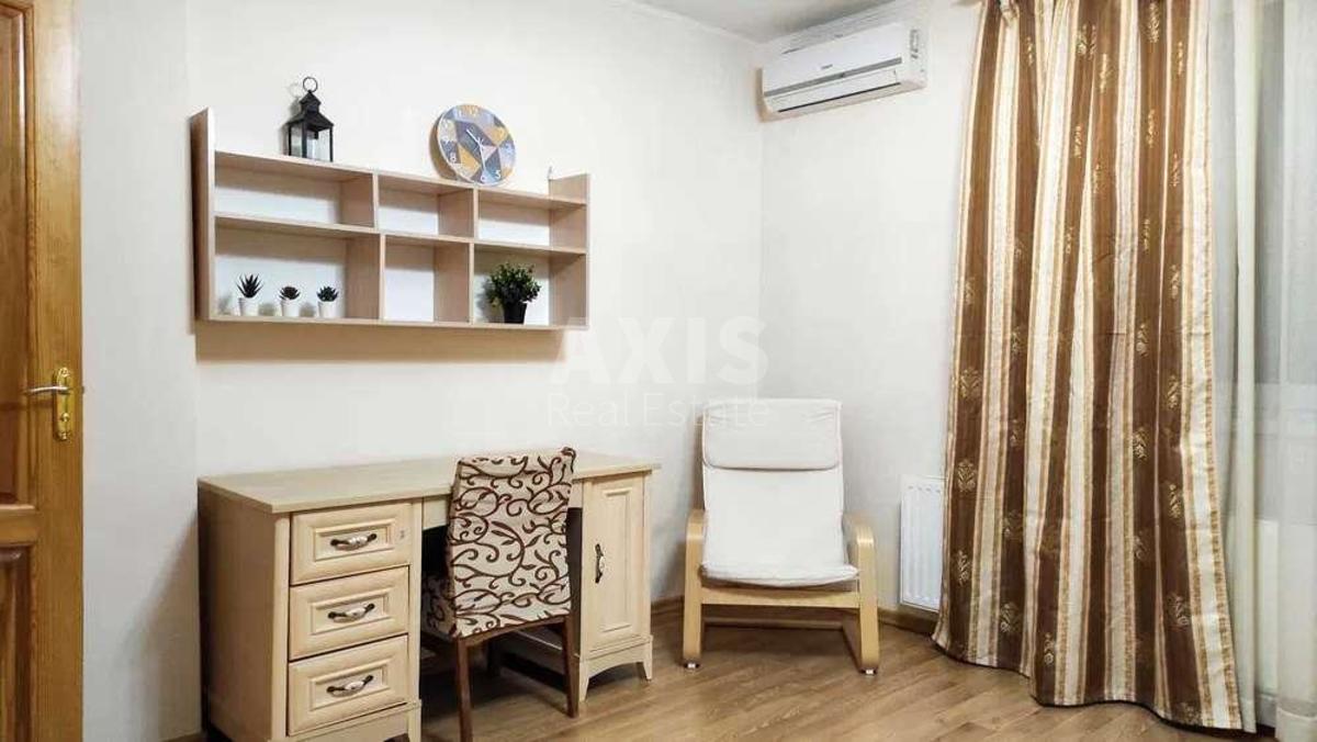 1k apartment vul. Ushyns'kogo 40