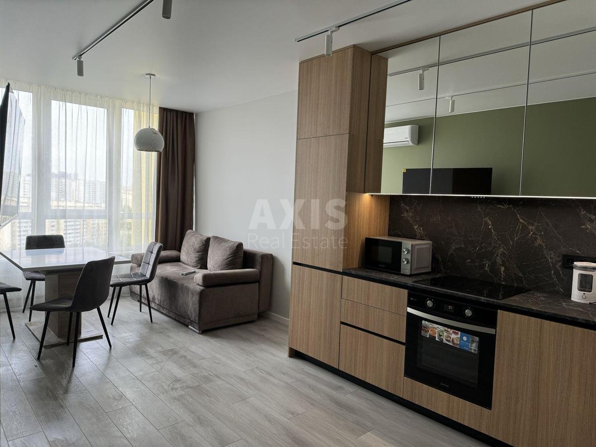 3k apartment vul. Radchenka Petra 270