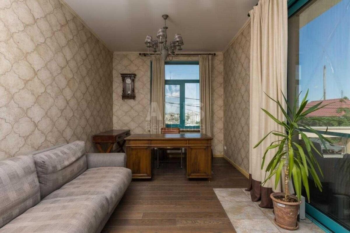 House vul. Lokomotyvna, 340m2, Kyiv city6402214