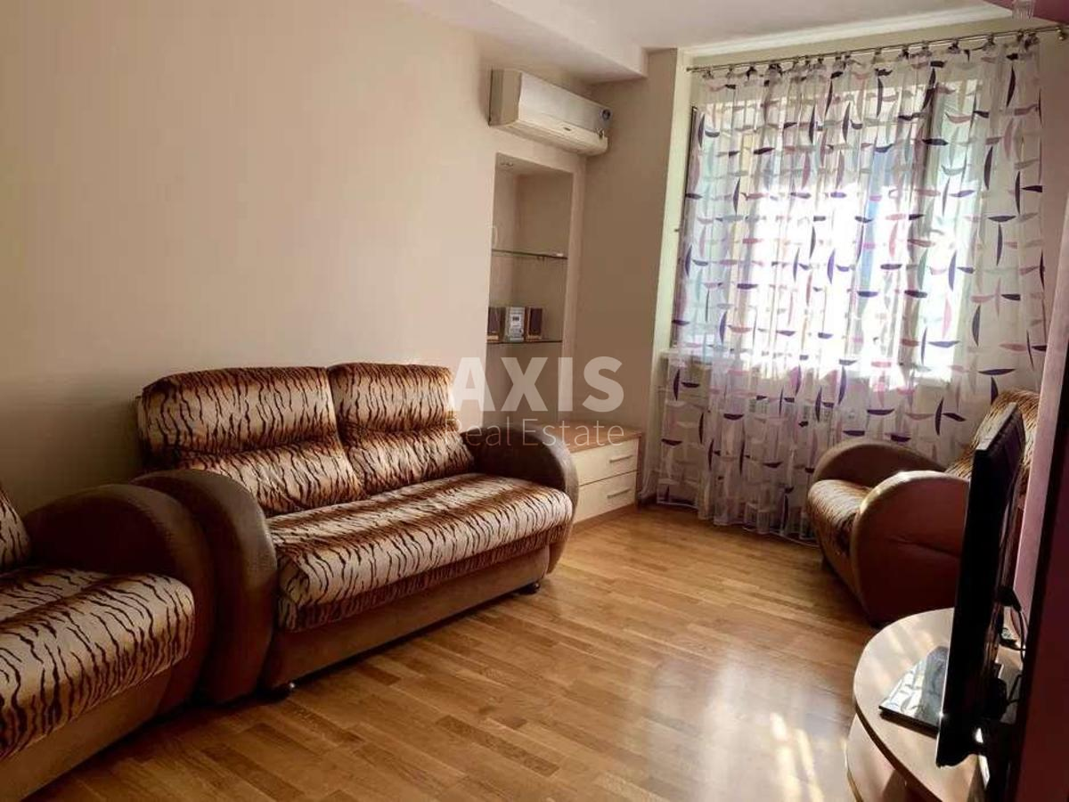 2k apartment vul. Tatars'ka 71