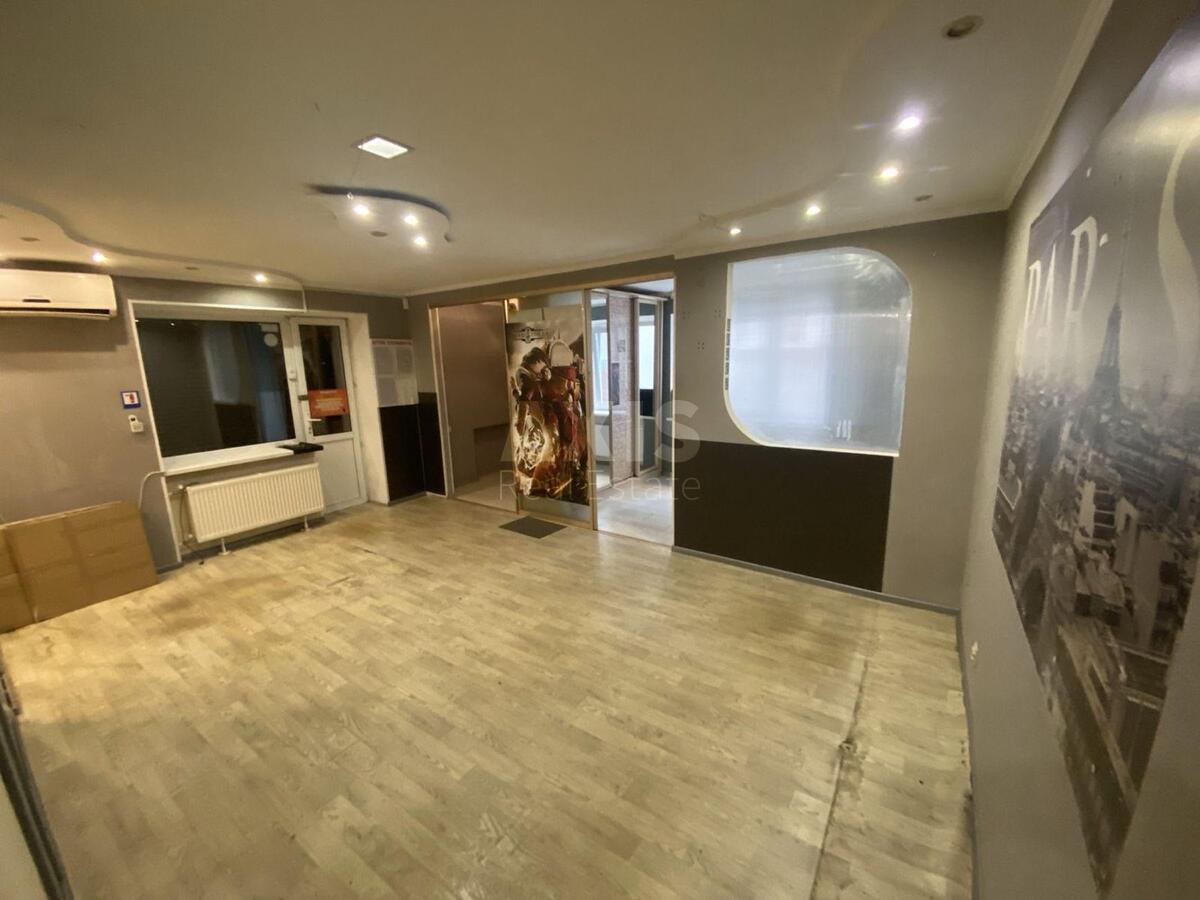Office vul. Kostjantynivs'ka 75, 90m2