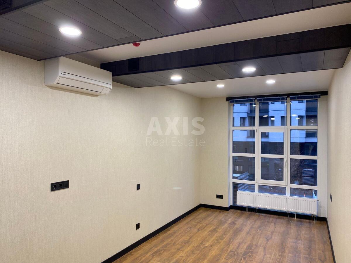 Trade object vul. Horyva 6, 700m2