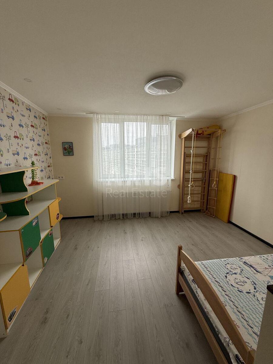 4k apartment vul. Oleny Pchilky 8617158