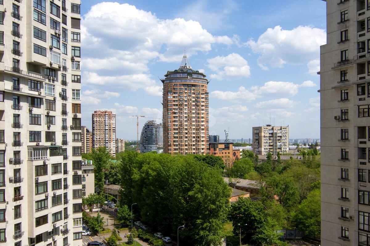 Office vul. Jevgena Konoval'cja 44А, 157m2617826