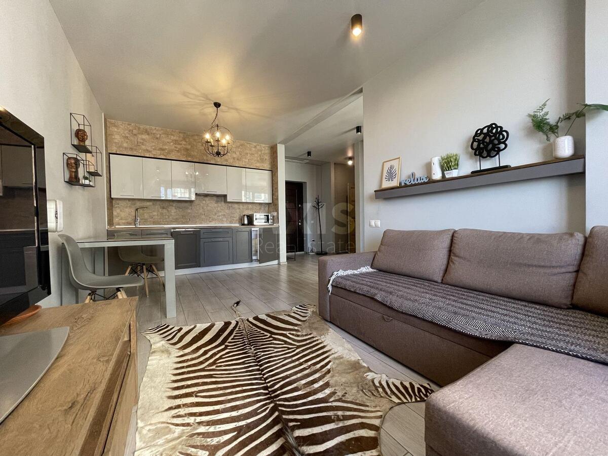 1k apartment vul. Zarichna 11