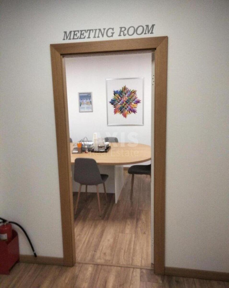 Office vul. Saksagans'kogo 121, 109m25