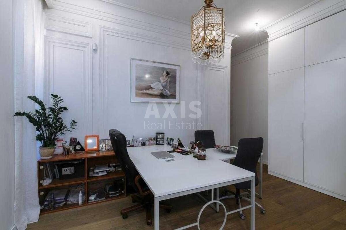 Office vul. Rustaveli Shota 30Б, 180m21