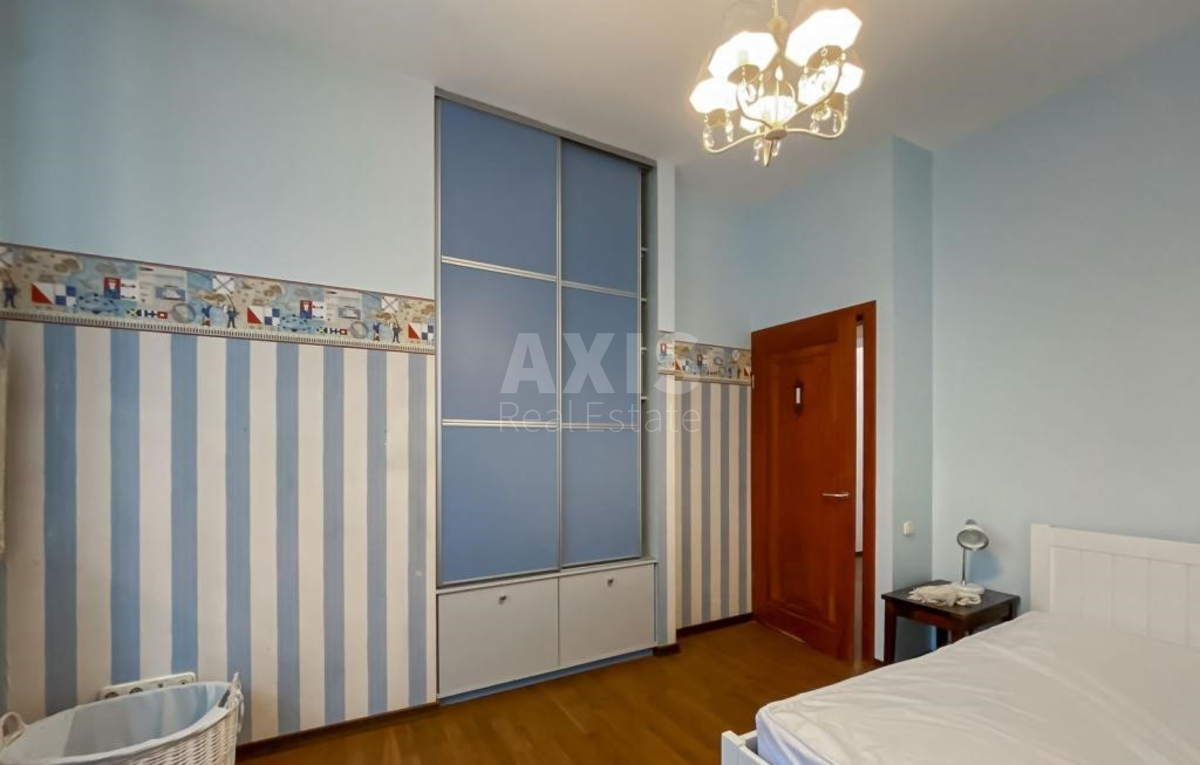 4k apartment vul. Sofii'vs'ka 16/164