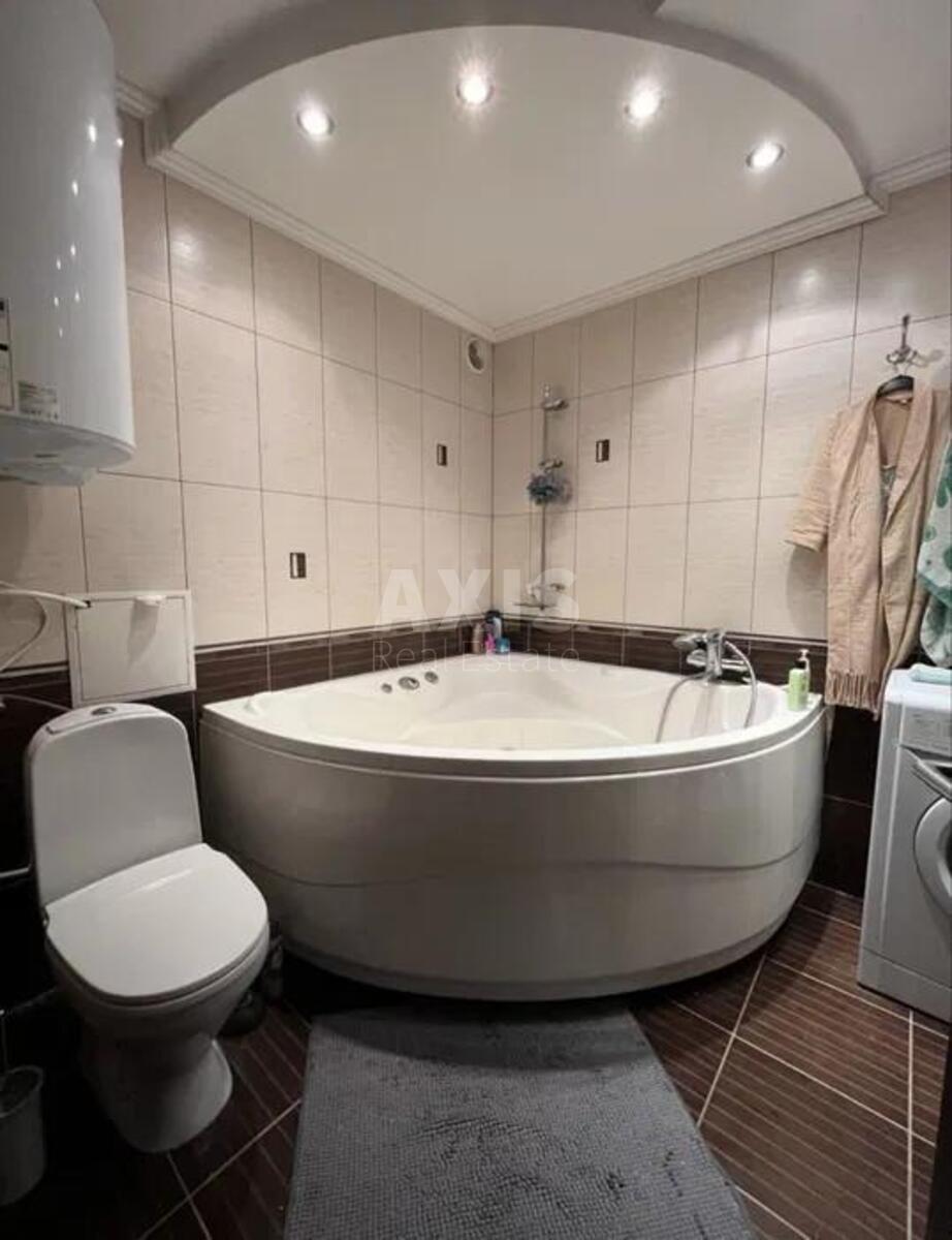 2к квартира ул. Набережно-Крещатицкая 35А6