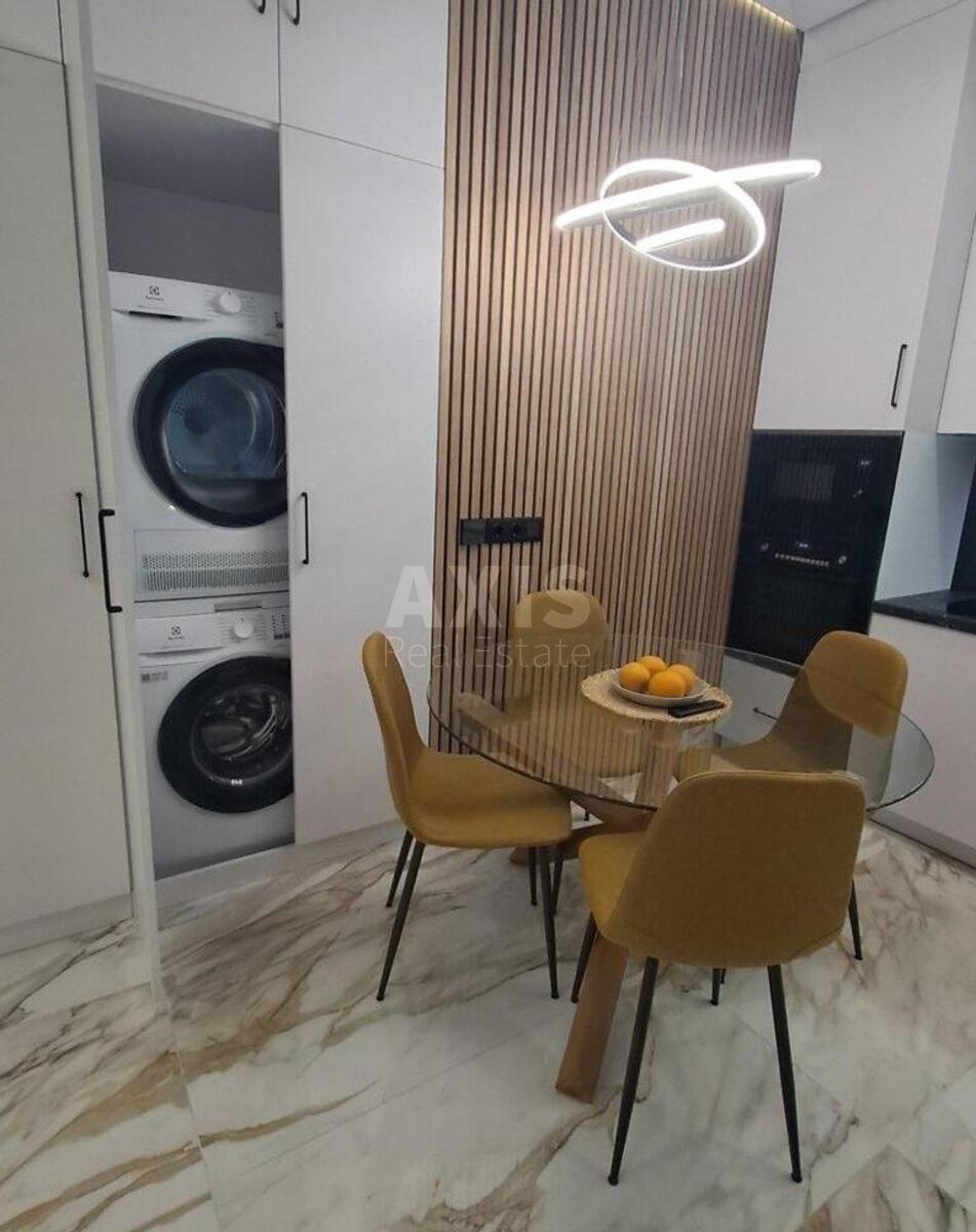 2k apartment vul. Dragomyrova Myhajla 14А1