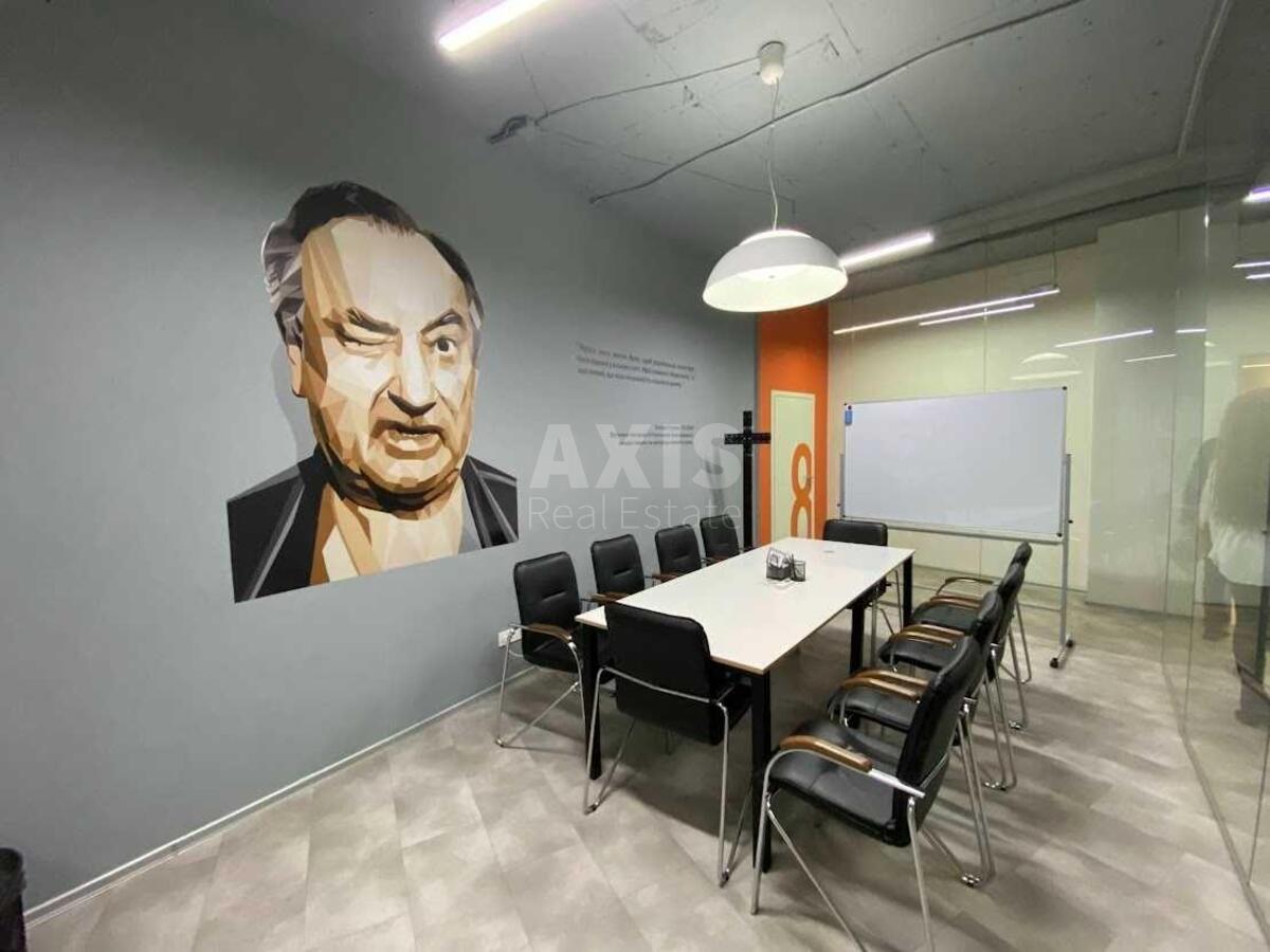 Office vul. Jevgena Konoval'cja 36Д, 1200m2591364