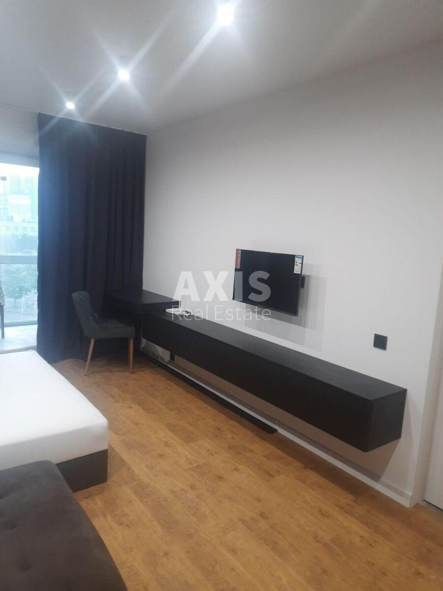 1k apartment vul. Ahmatovoi' Anny 45