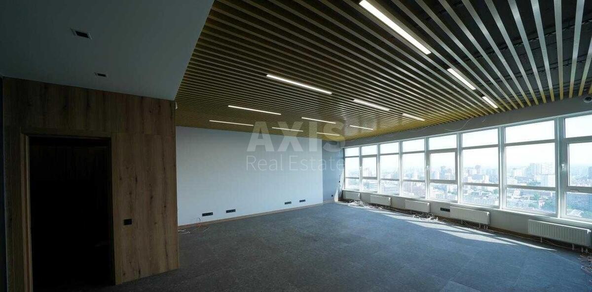 Office uzv. Klovs'kyj 7, 256m23