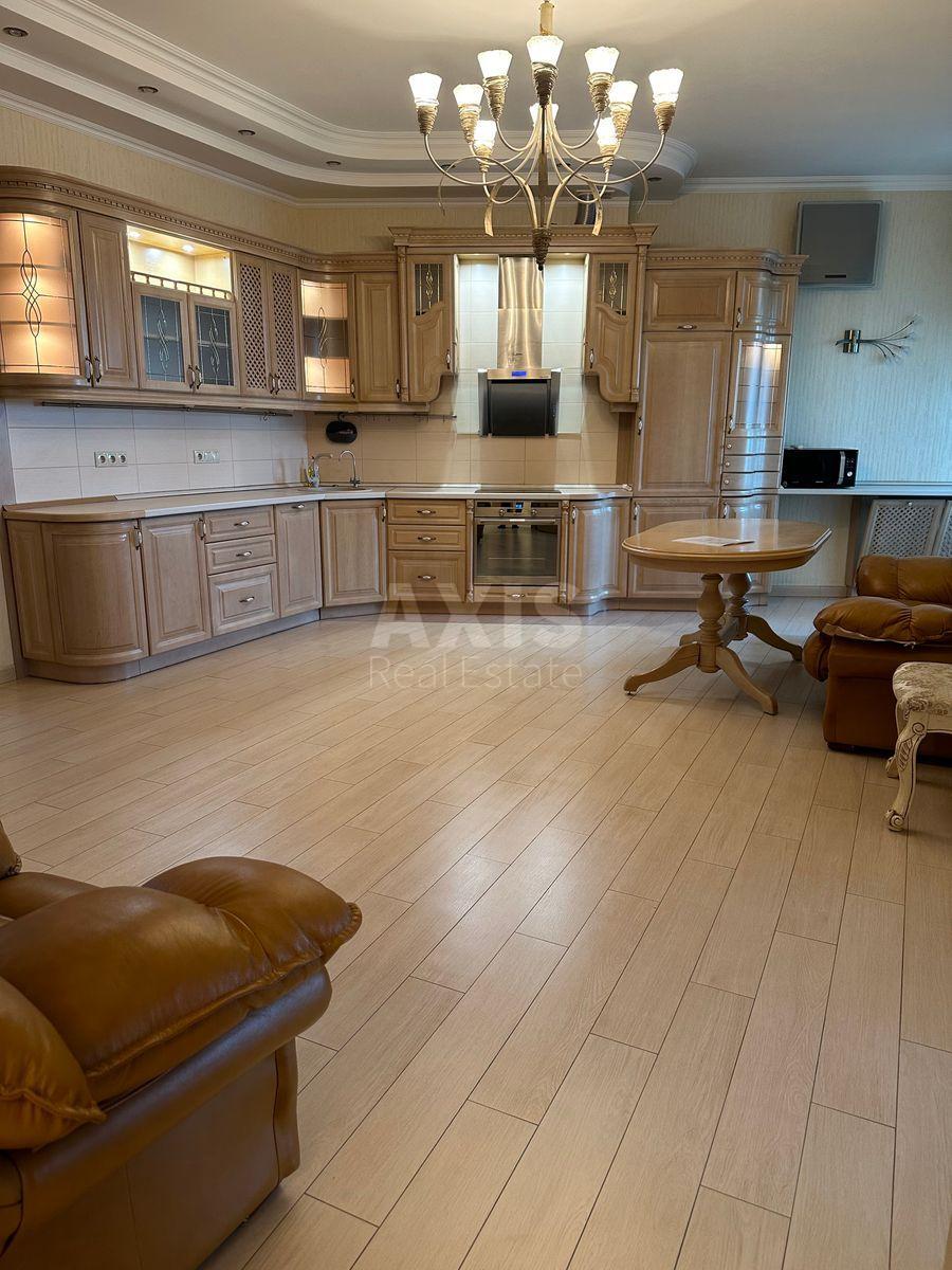 3k apartment vul. Dragomyrova Myhajla 18