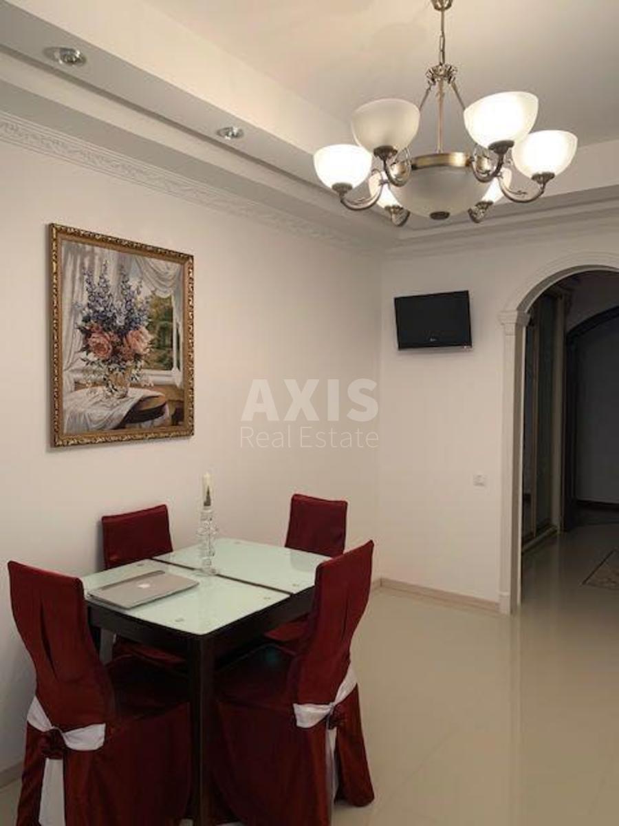3k apartment vul. Oleny Pchilky 3