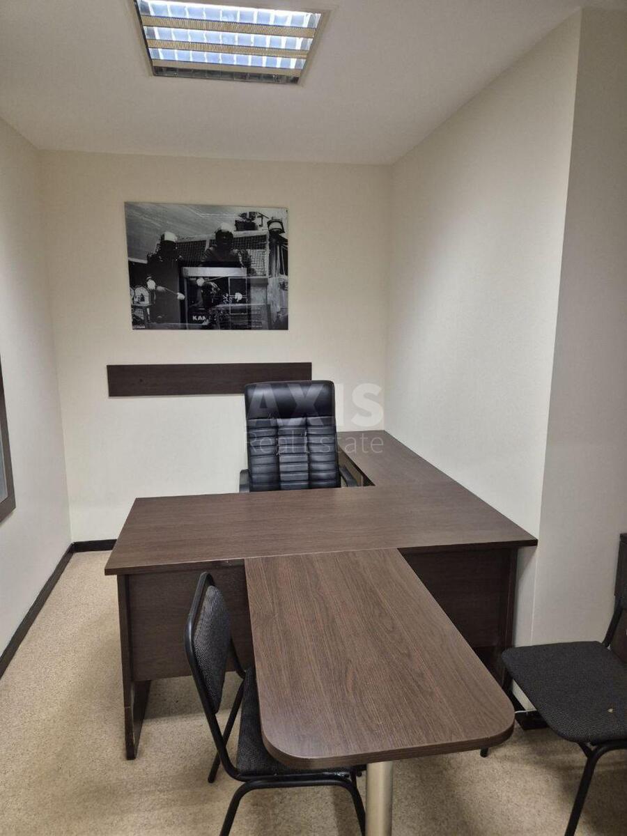 Office vul. Velyka Zhytomyrs'ka 34, 150m24