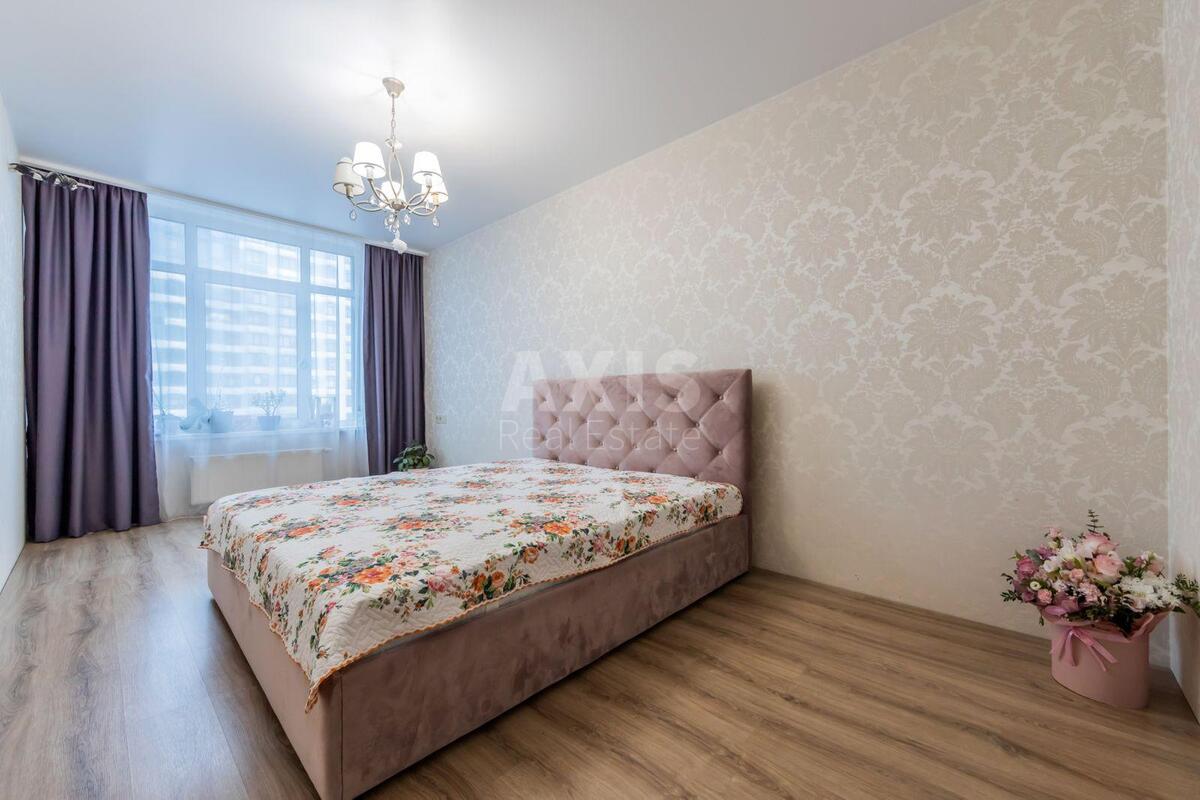 1k apartment vul. Sverstjuka Jevgena 4