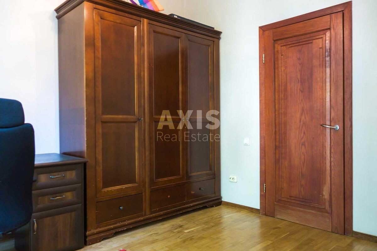 4k apartment vul. Sofii'vs'ka 16/162