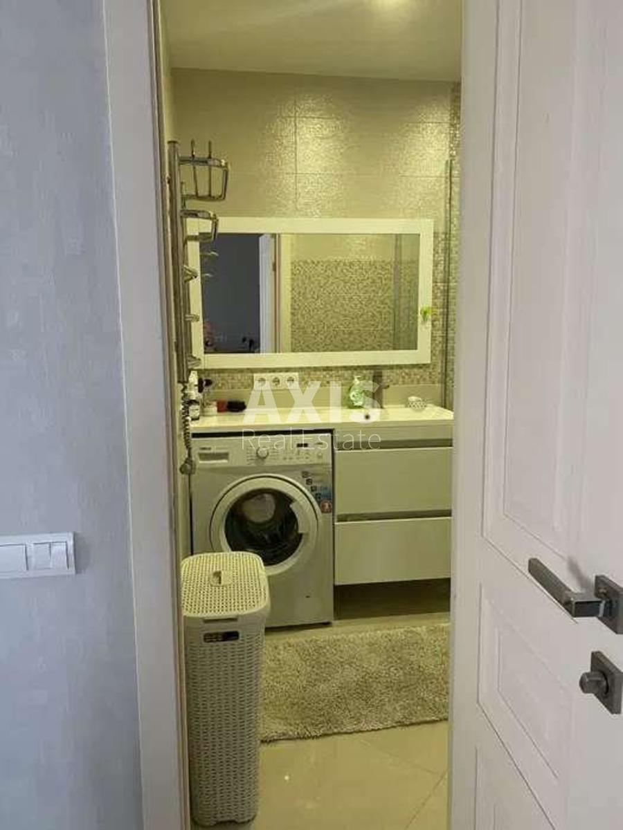 2k apartment vul. Krushel'nyc'koi' Solomii' 15А4