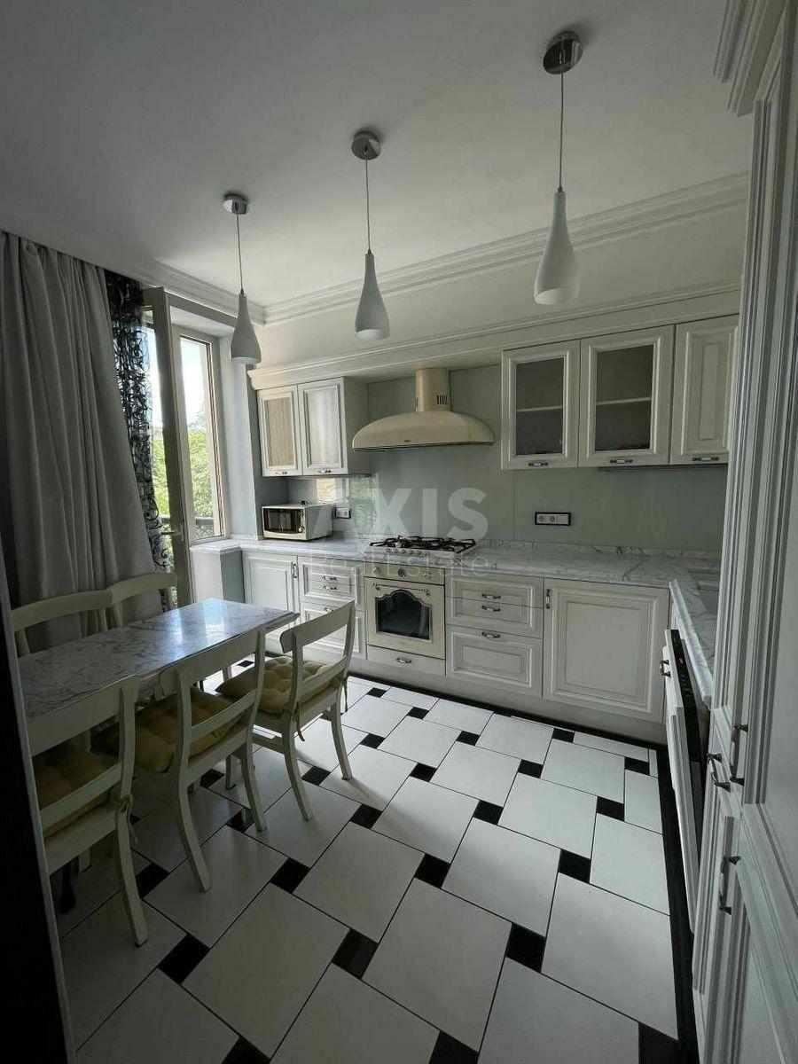 2k apartment vul. Sverstjuka Jevgena 1/3