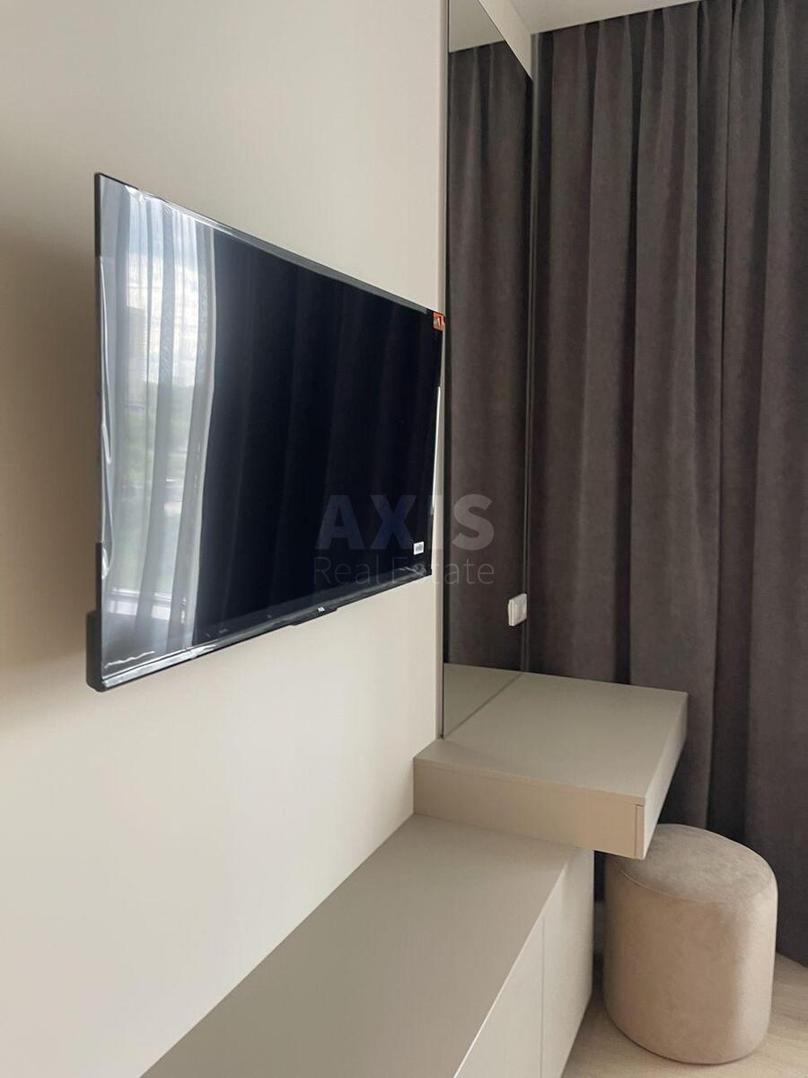 3k apartment vul. Dragomyrova Myhajla 184