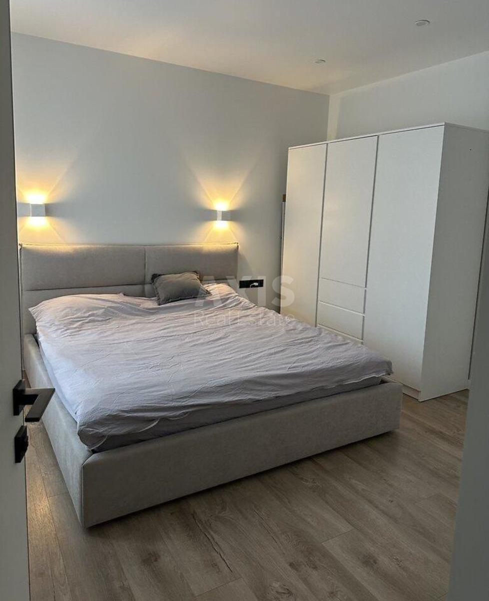 1k apartment nab. Dniprovs'ka 187