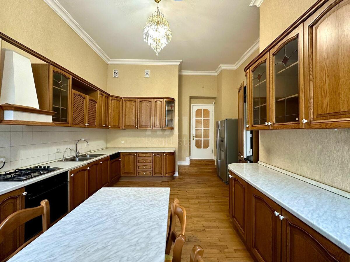 3k apartment vul. Turgenjevs'ka 30
