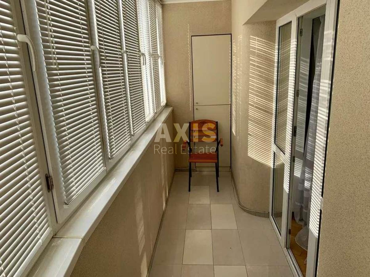 2k apartment vul. Tatars'ka 74