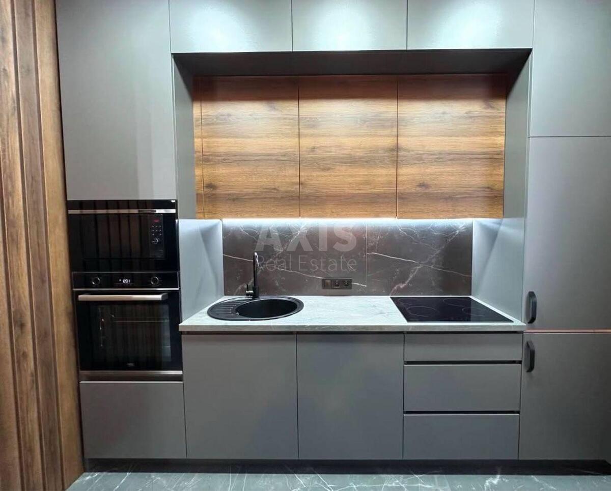 1k apartment vul. Sverstjuka Jevgena 40
