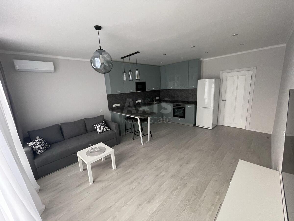 1k apartment vul. Central'na 1557006