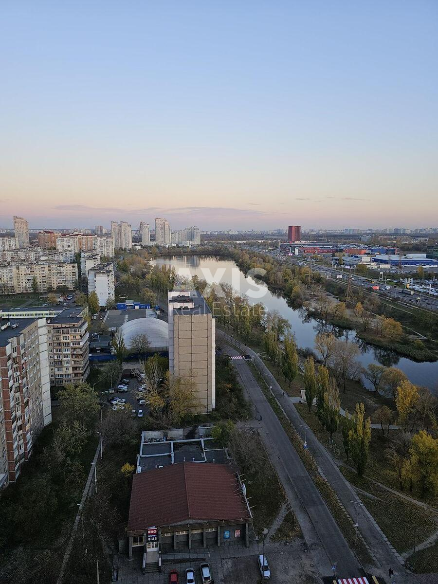 4k apartment vul. Jordans'ka 17