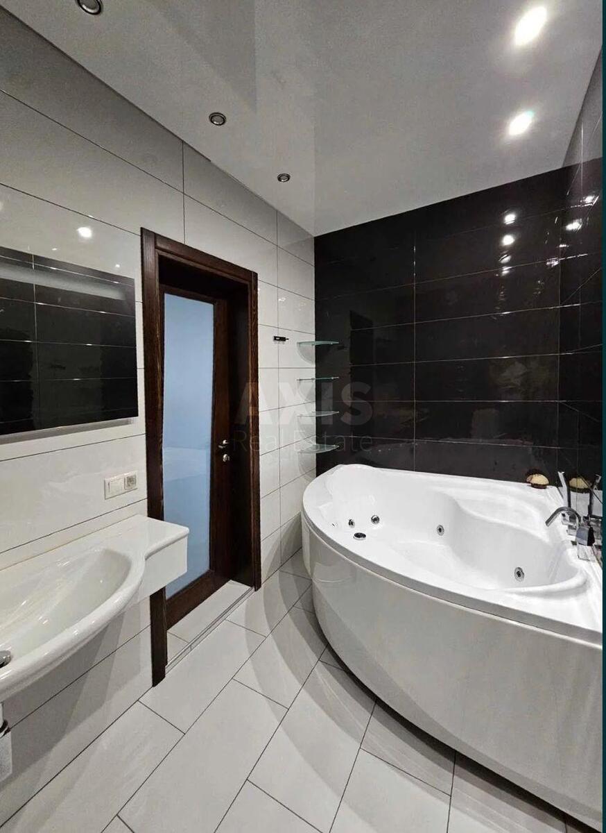 3k apartment vul. Dragomanova 40Ж9
