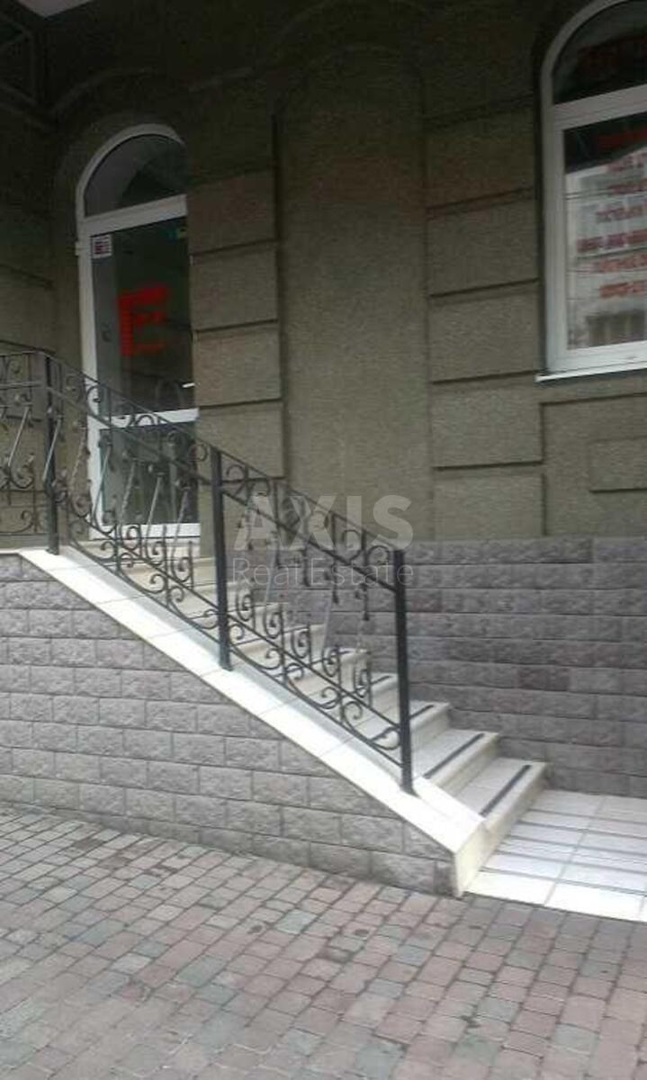Объект торговли ул. Дмитриевская 56, 70м20